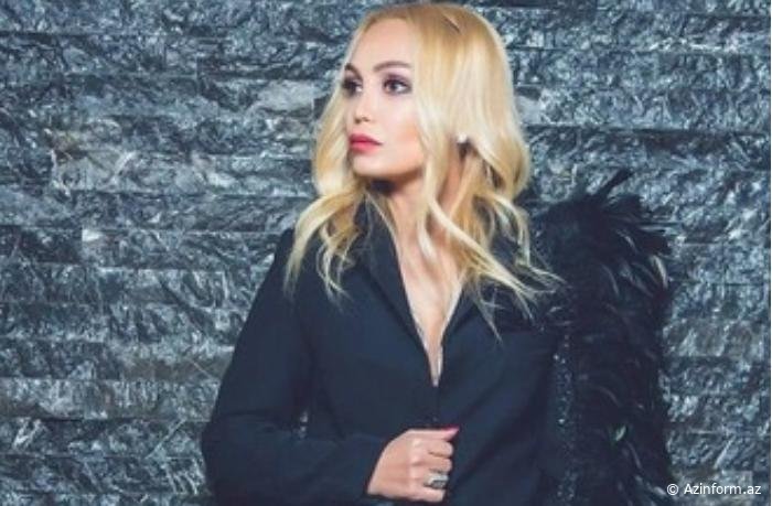 Nura Suri yenə tənqid etdi...