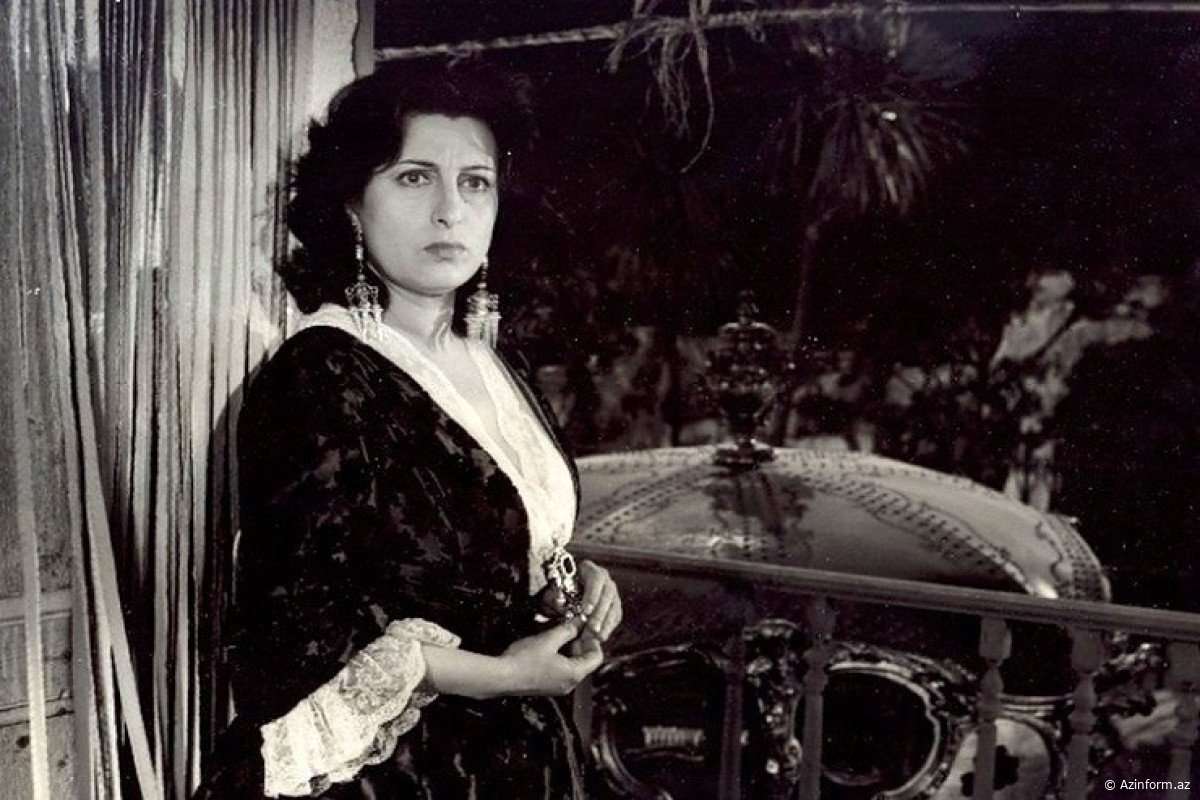 Hamiləliyini rejissordan gizlədən MƏŞHUR AKTRİSA - FOTOLAR