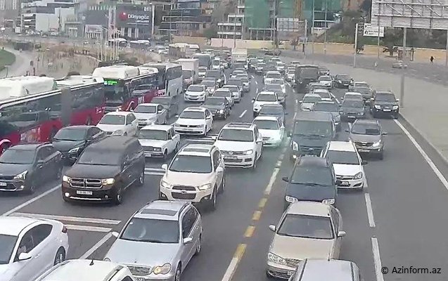 Bu yollarda sıxlıq yaranıb - SİYAHI