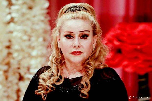 Başındakı qəlpəni çıxartmaq üçün saçlarını kəsdirən Xalq artisti - Maraqlı Faktlar