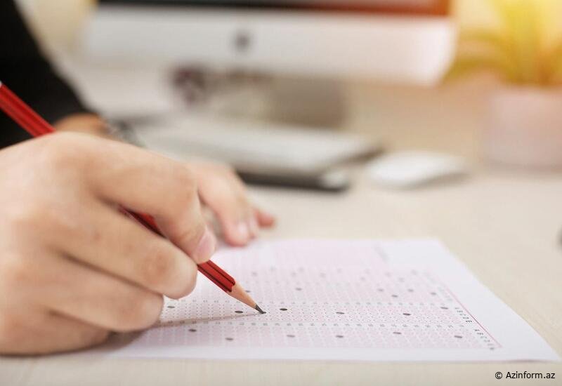 Bu gün 14 mindən çox şagird və məzun imtahan verir