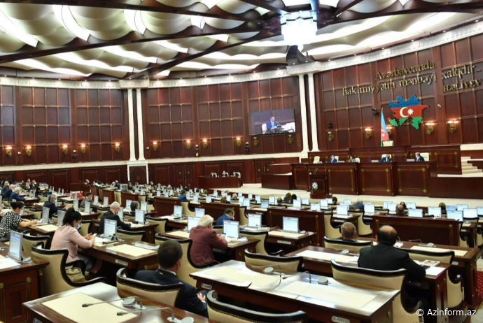 Deputatlar 28 məsələnin müzakirəsinə başlayıb - SİYAHI