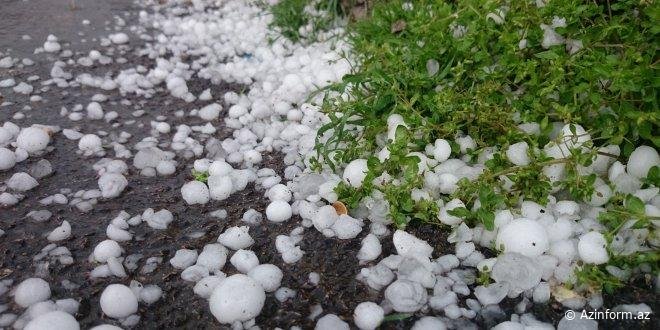 Bəzi rayonlarda yağış yağıb, Gədəbəydə dolu düşüb - FAKTİKİ HAVA