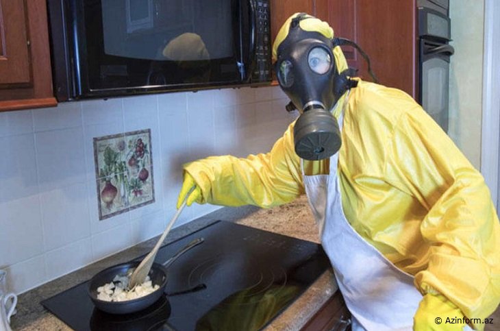 Mətbəxdəki xoşagəlməz qoxuları necə tez aradan qaldırmaq olar?