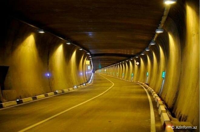 BAKIDA DƏHŞƏTLİ QƏZA - 6 maşın toqquşdu, xəsarət alanlar var - VİDEO