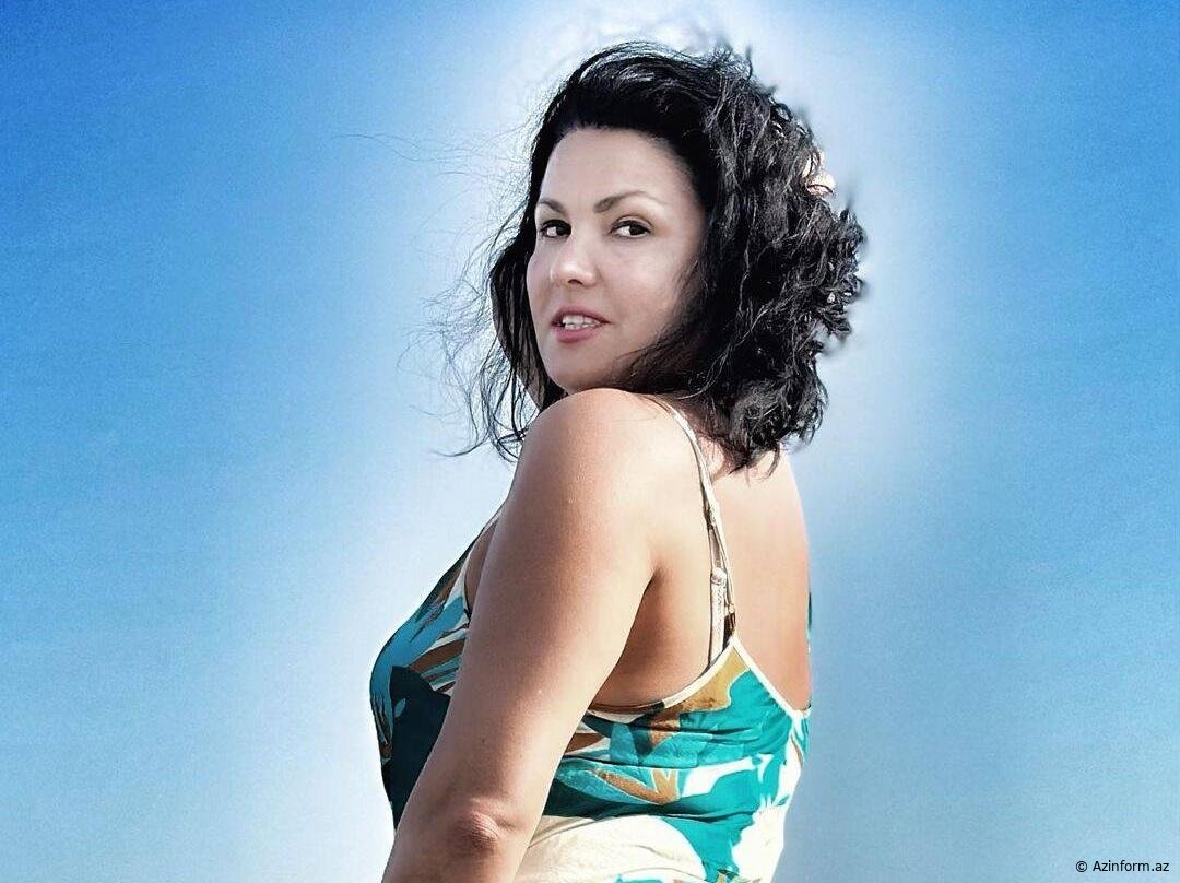 Xalq artistinin xanımından dənizdə çılğın POZLAR – FOTO