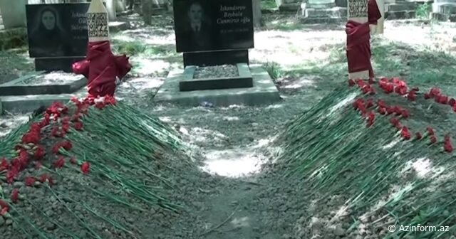 Bir-birini öldürən əkiz qardaşlar yanaşı dəfn olundu - VİDEO