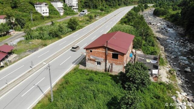 "Təmiz qadın axtarıram, 60-70 kq arası olsun" yazıb divarından asdı - VİDEO