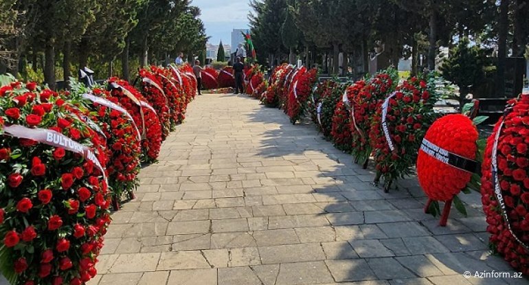 "Nur içində yat, doğma insan!”.. - Qənirə Paşayevanın məzarına gedən yol...
